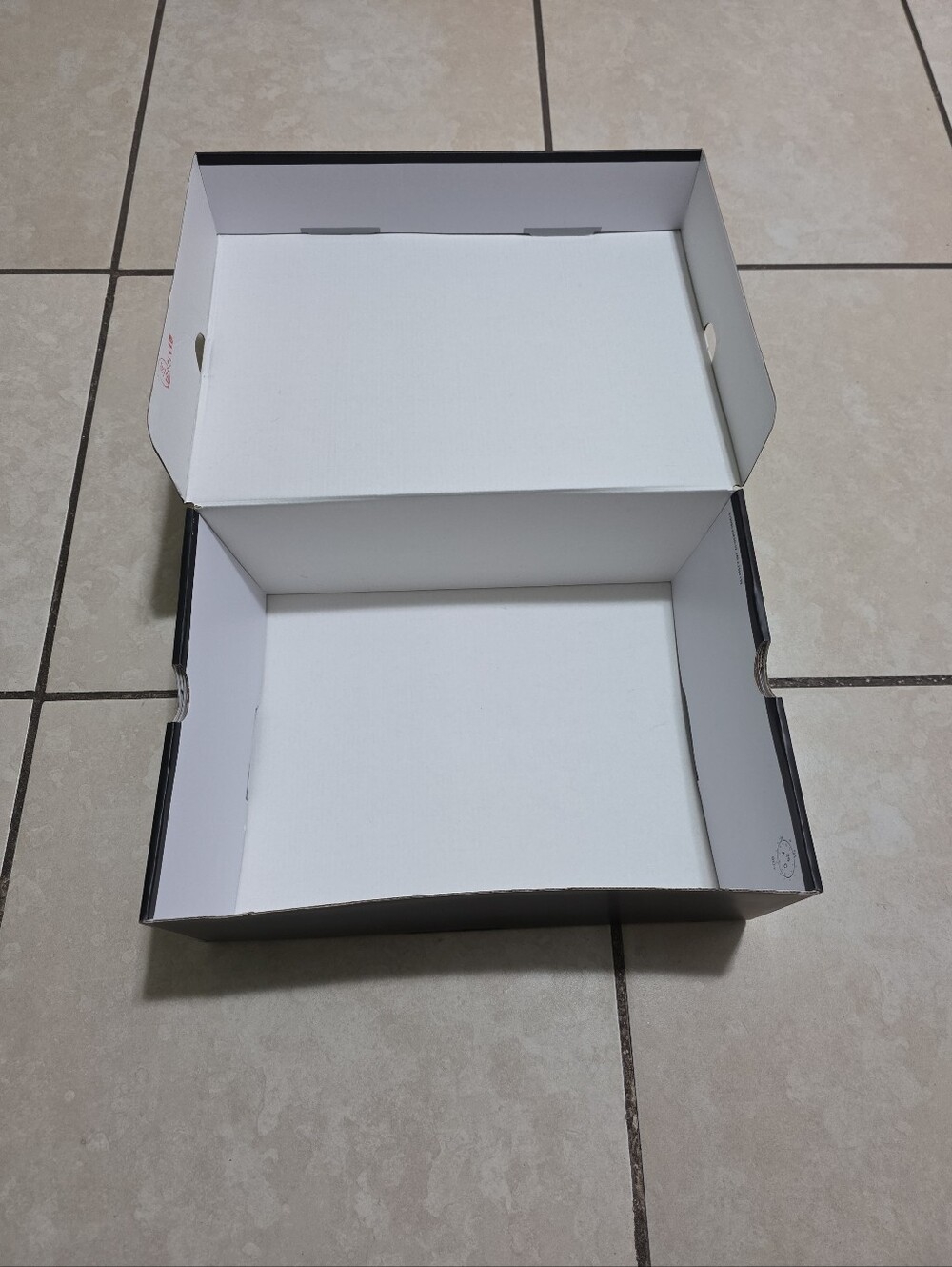 Empty Shoe Box - Picture 6 of 6